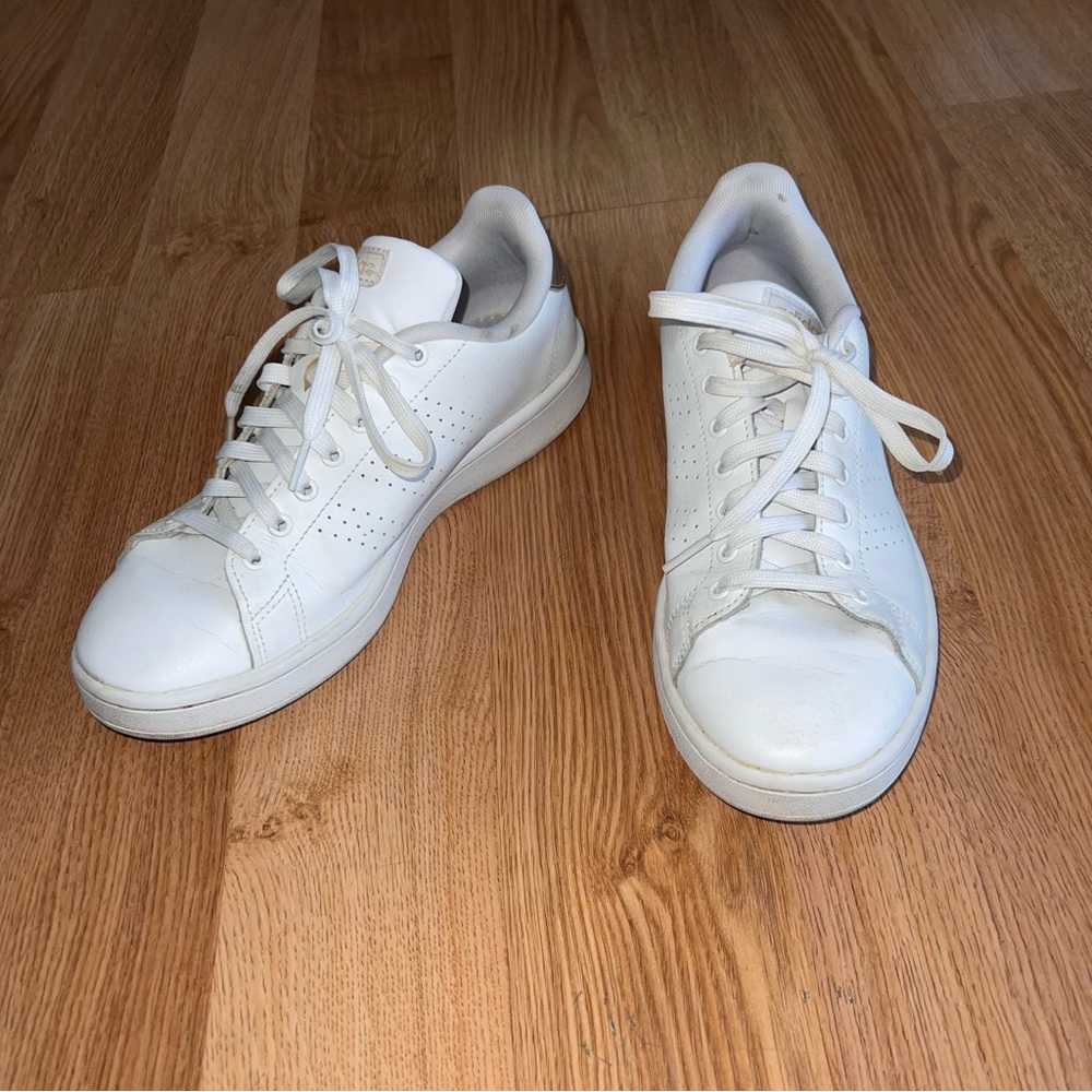 adidas Stan Smith Women’s White Gold Metallic Athletic Sneakers
Size: 9